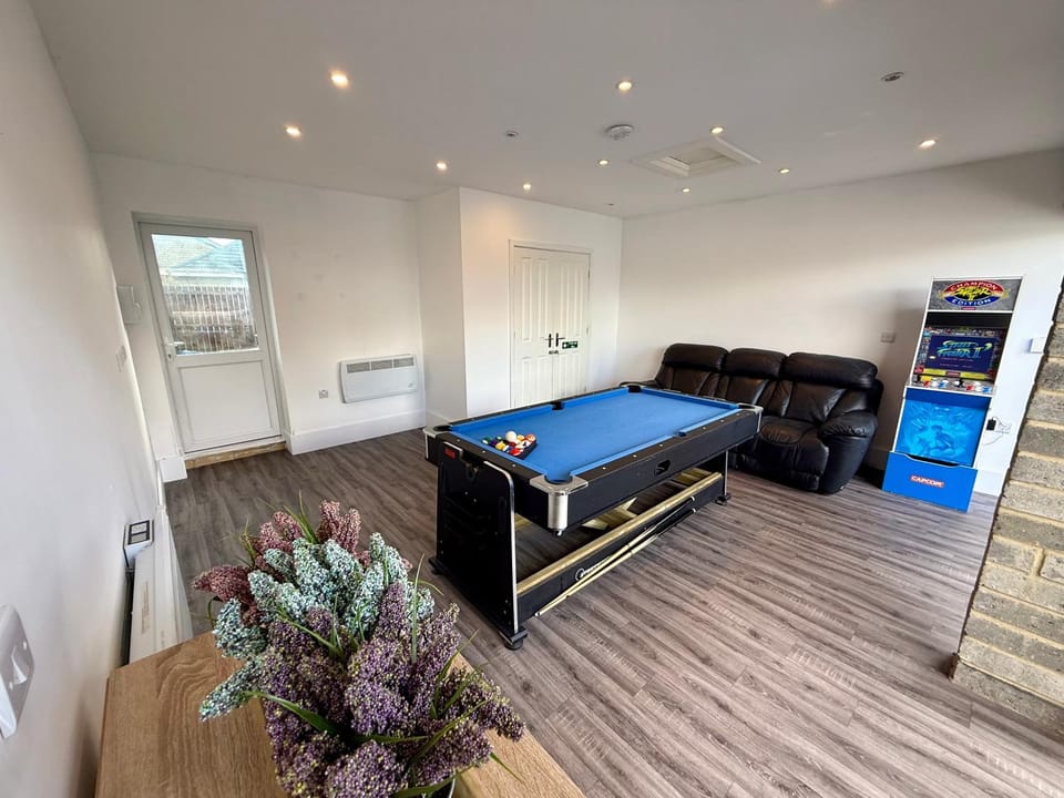 Elysian Escape, modern 5 bedroom house House in Darlington