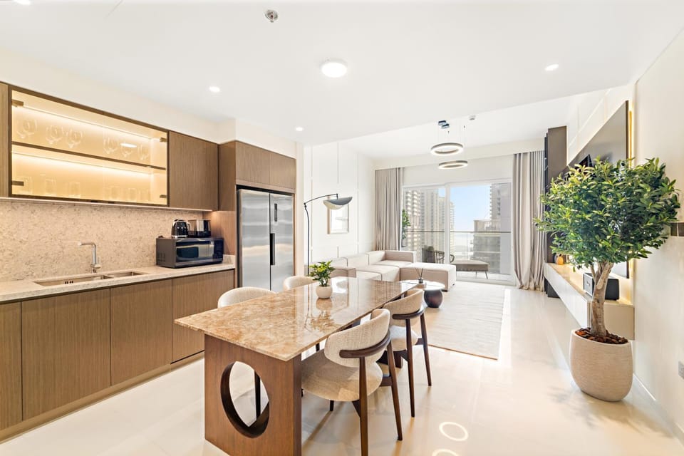Kitchen or kitchenette, Dining area, toaster