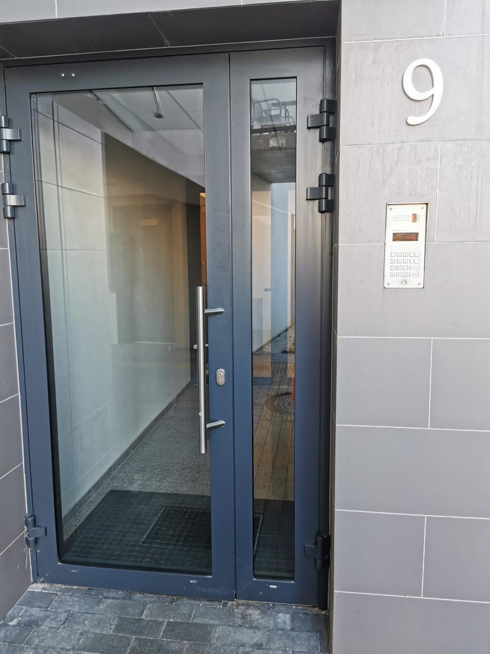 Facade/entrance