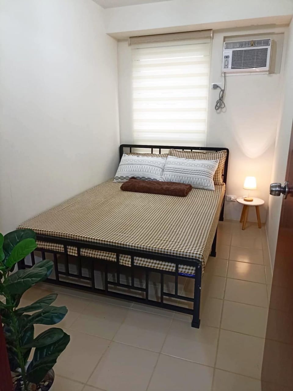 Bed, Bedroom, air conditioner