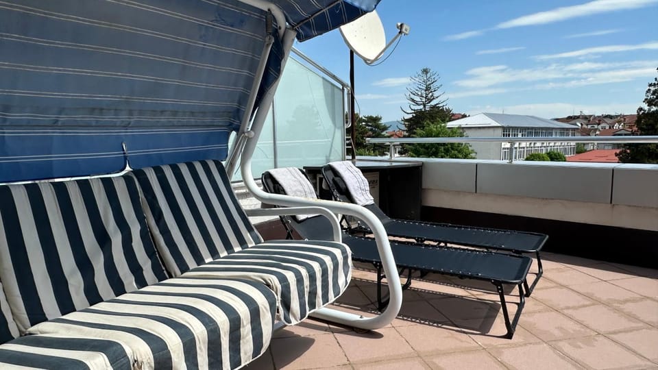 Balcony/Terrace, sunbed