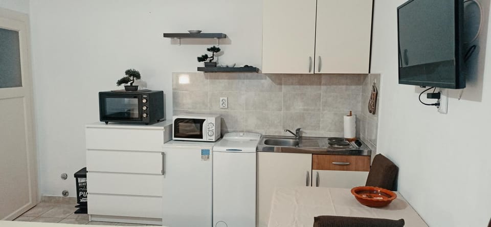 Studio Apartment Nika FREE PARKING Apartment in Split