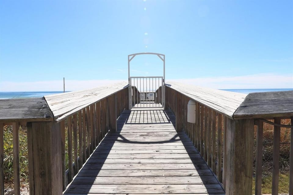 Seaside Beach and Racquet Club 5814 - 3 Bedroom Beachfront Condo Apartment in Orange Beach