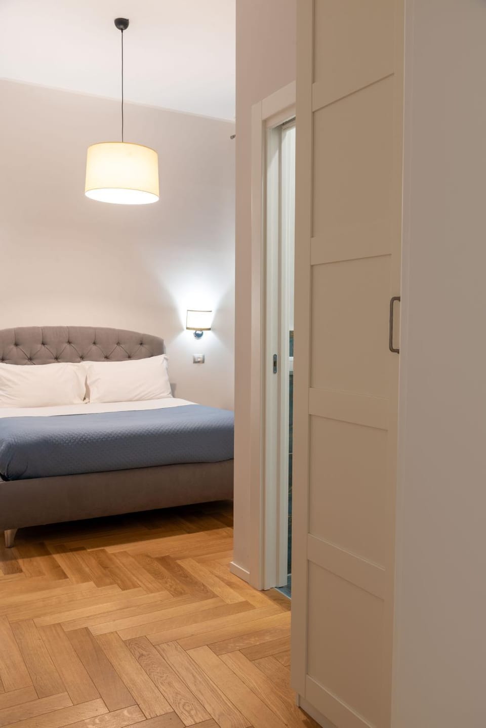 Bed, Photo of the whole room, Bedroom, wardrobe