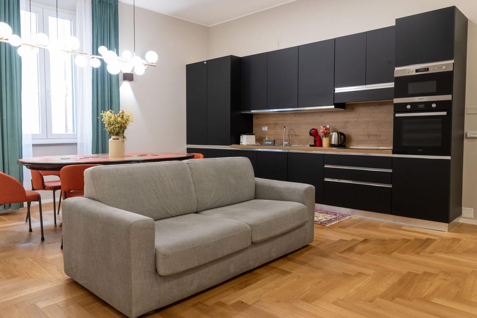 Kitchen or kitchenette, Living room, Seating area, Dining area, stove
