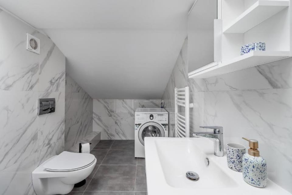 Toilet, Bathroom, bidet, washing machine, dryer