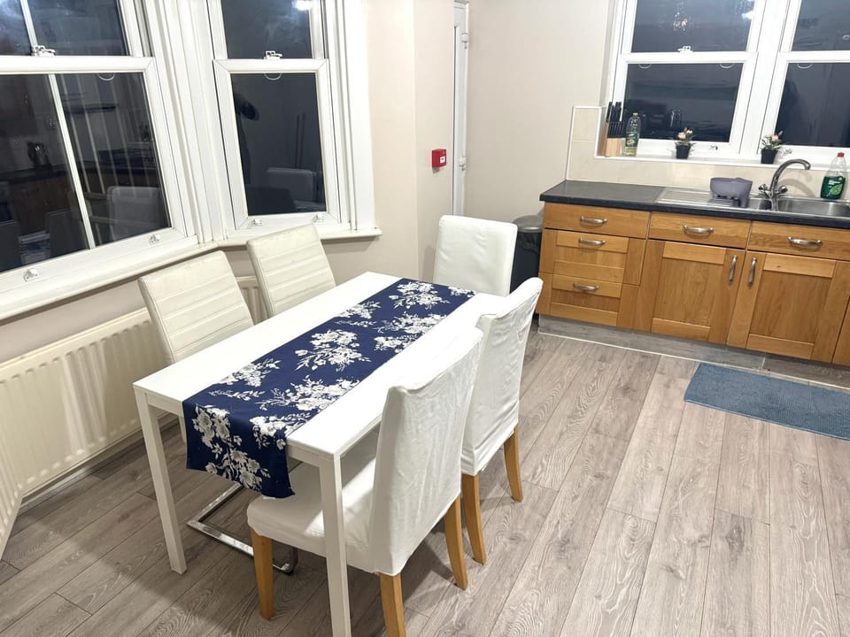 Central London Private Bedrooms in Finsbury Park Station Vacation rental in London Borough of Islington