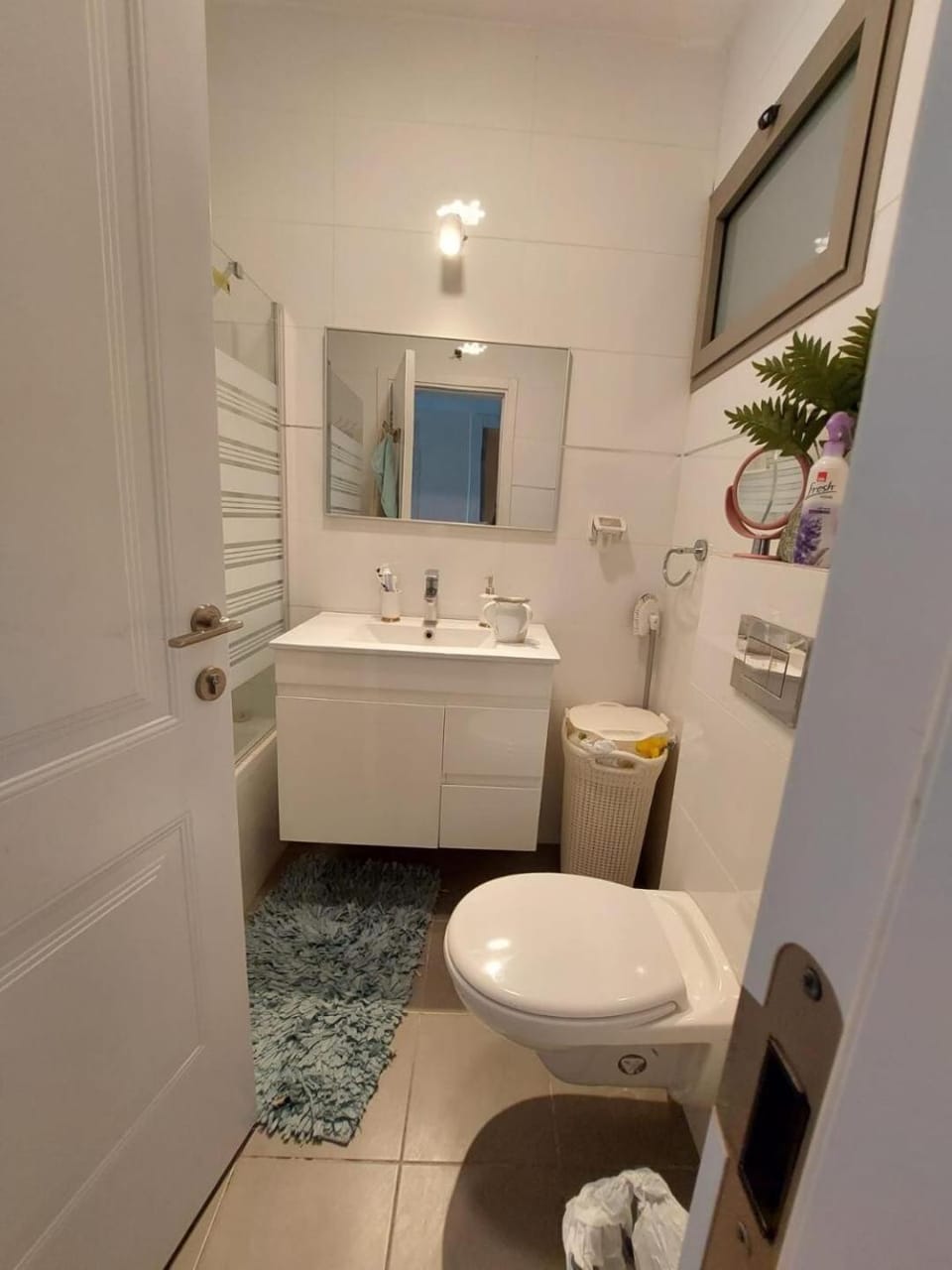 Toilet, Bathroom, towels