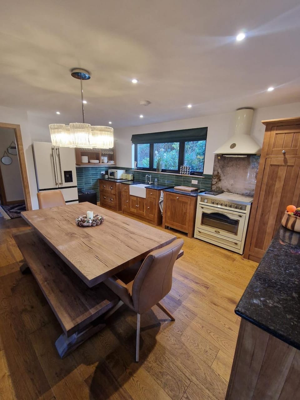 Kitchen or kitchenette, Dining area, dishwasher, oven, pet friendly, stove