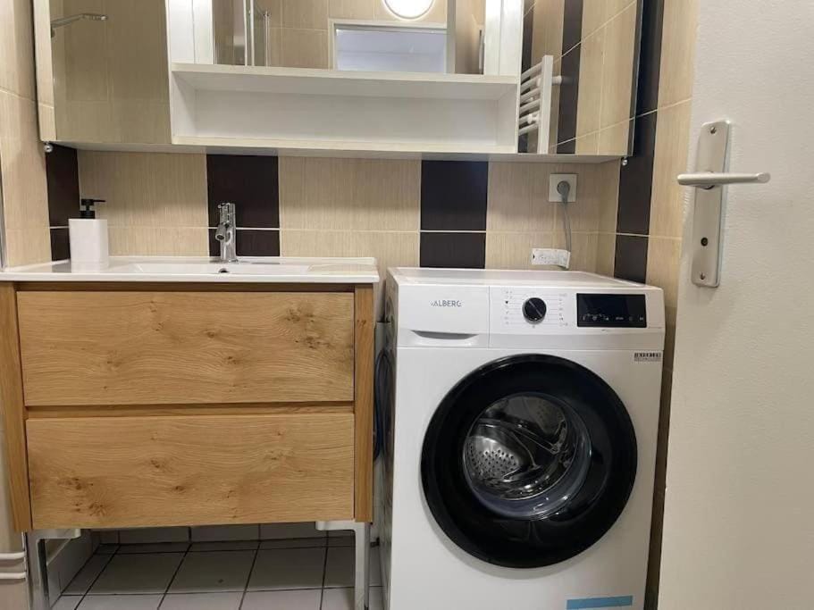 Appartement Cosy Proche de Paris-Wi-FI Apartment in Drancy