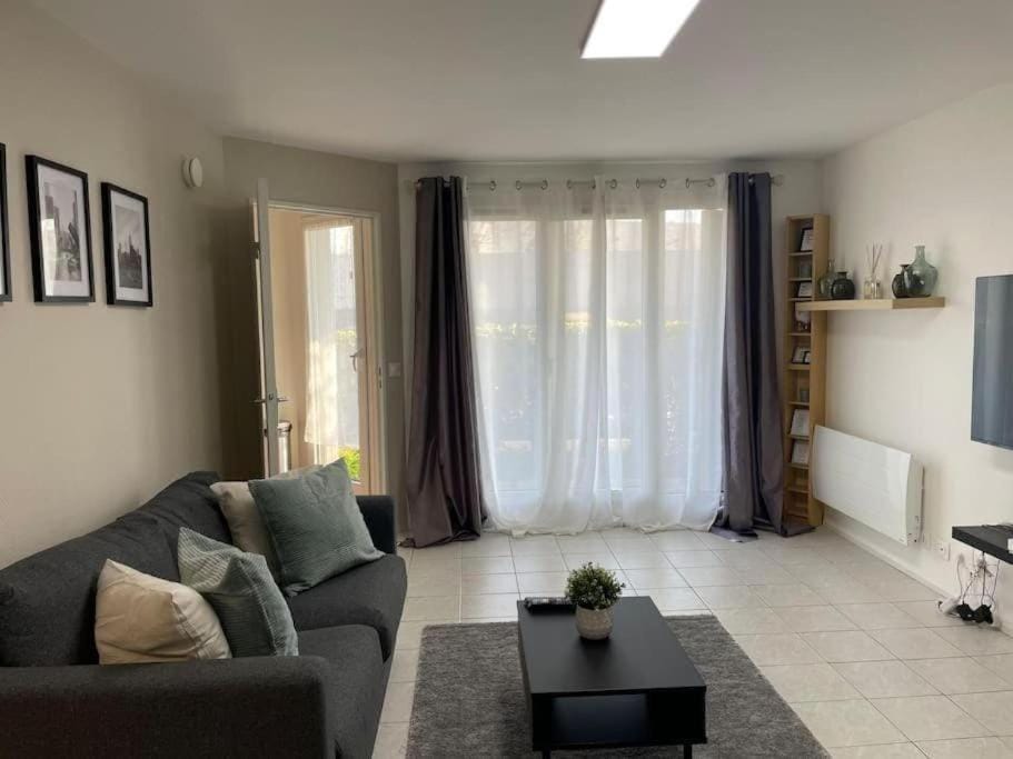 Appartement Cosy Proche de Paris-Wi-FI Apartment in Drancy