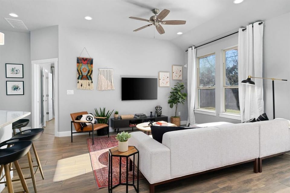 LUXE Boho Chic5BR Woodbine Round Rock Kalahari House in Round Rock