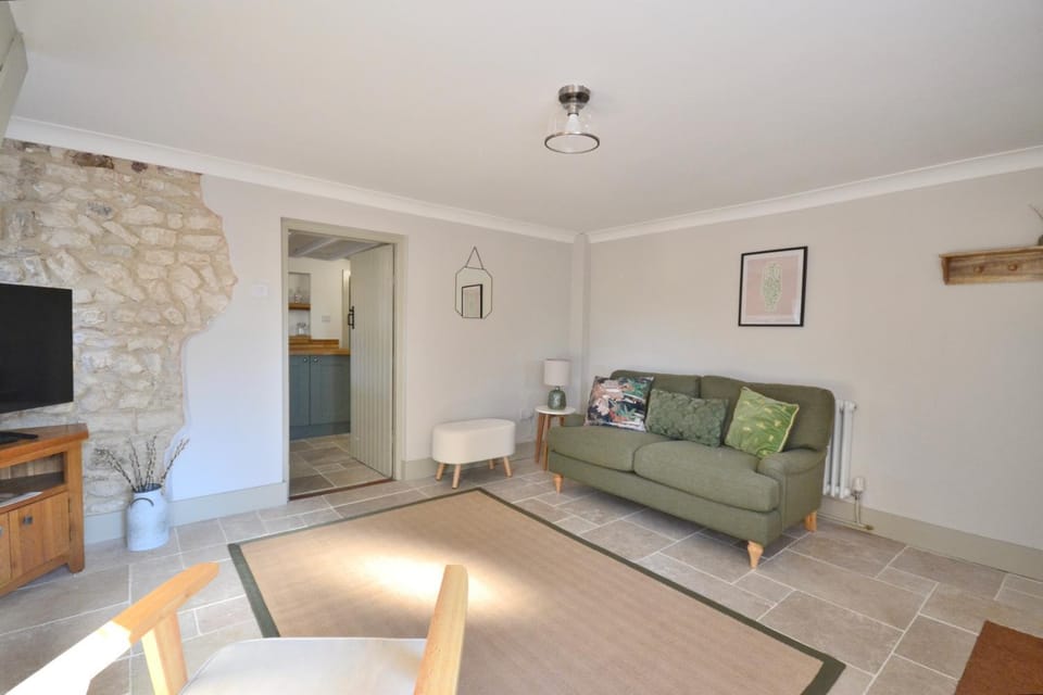 Albie Cottage House in Breckland District