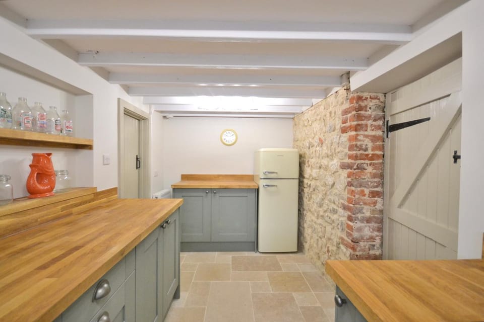 Albie Cottage House in Breckland District