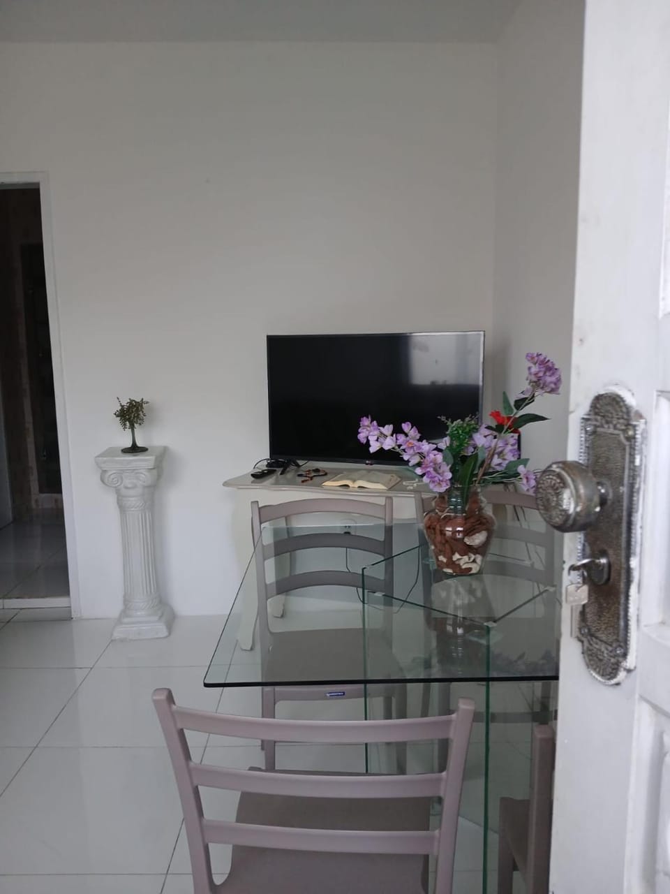 TV and multimedia, Living room, Seating area, Dining area, Evening entertainment