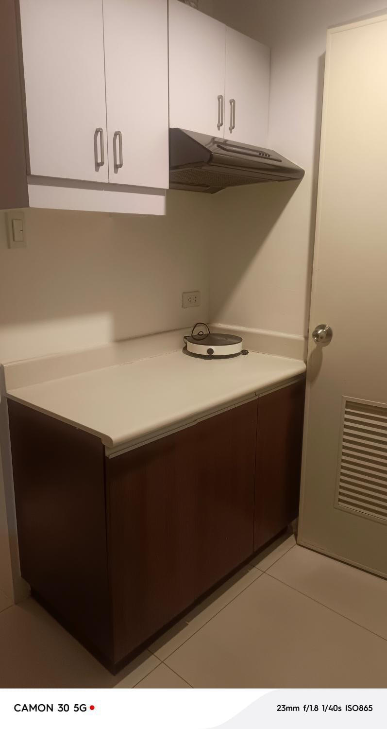 The Embassy Pods Apartment hotel in Manila City