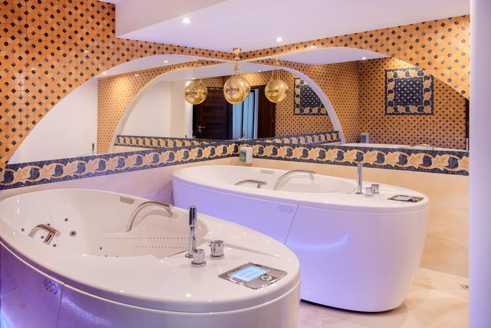 Hot Tub, Spa and wellness centre/facilities