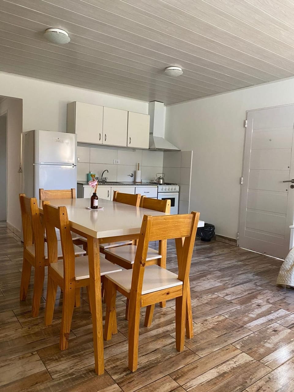Kitchen or kitchenette, Dining area, pet friendly