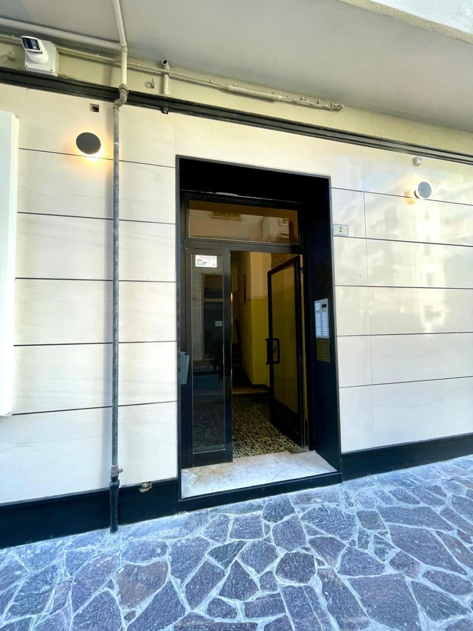 Facade/entrance