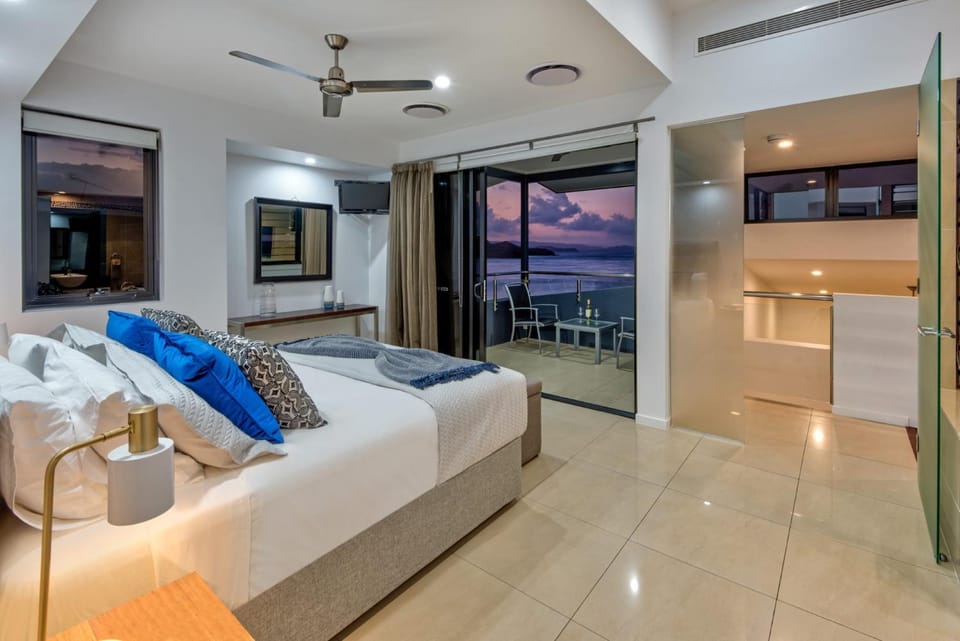 Edge 16 - Hamilton Island - Waterfront, Golf Buggy and Sea Views Villa in Whitsundays
