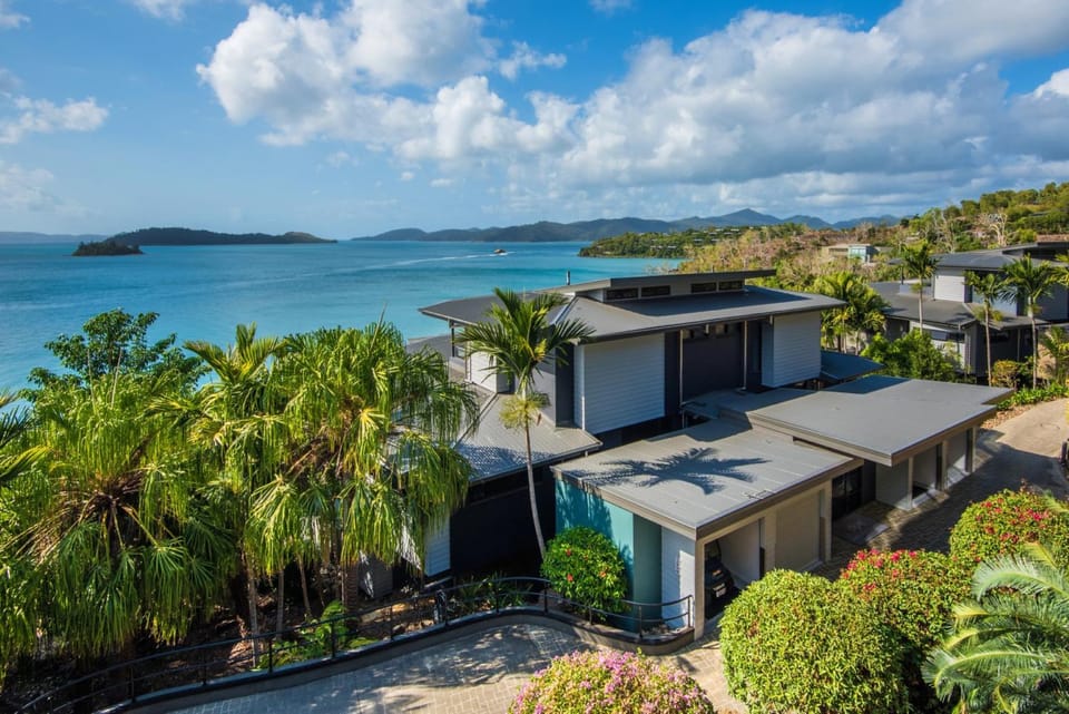 Edge 16 - Hamilton Island - Waterfront, Golf Buggy and Sea Views Villa in Whitsundays