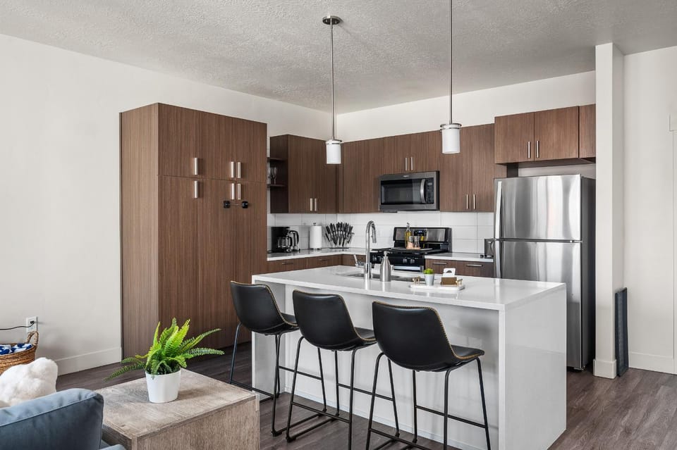 Kitchen or kitchenette, Dining area, dishwasher, oven, stove, toaster