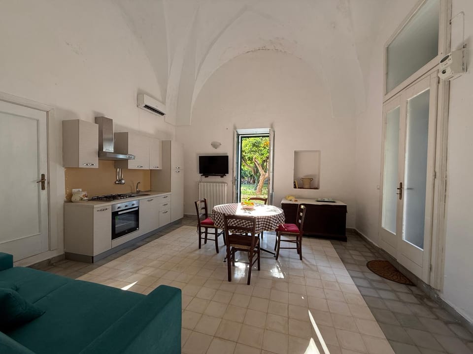 Kitchen or kitchenette, Living room, Dining area