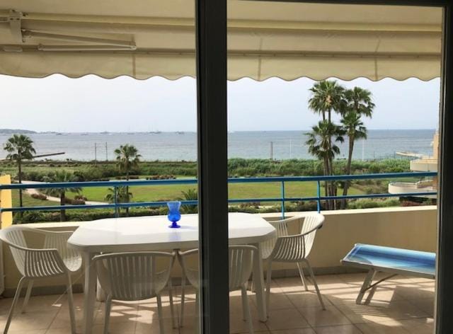 Vue Mer Juan les Pins Apartment in Antibes