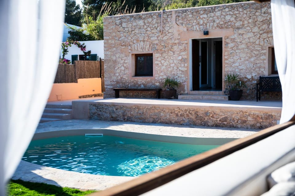 Day, Pool view, Swimming pool, sunbed