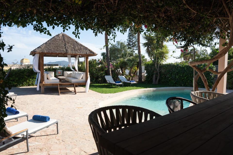 Day, Natural landscape, Garden, Garden view, Pool view, Swimming pool, sunbed