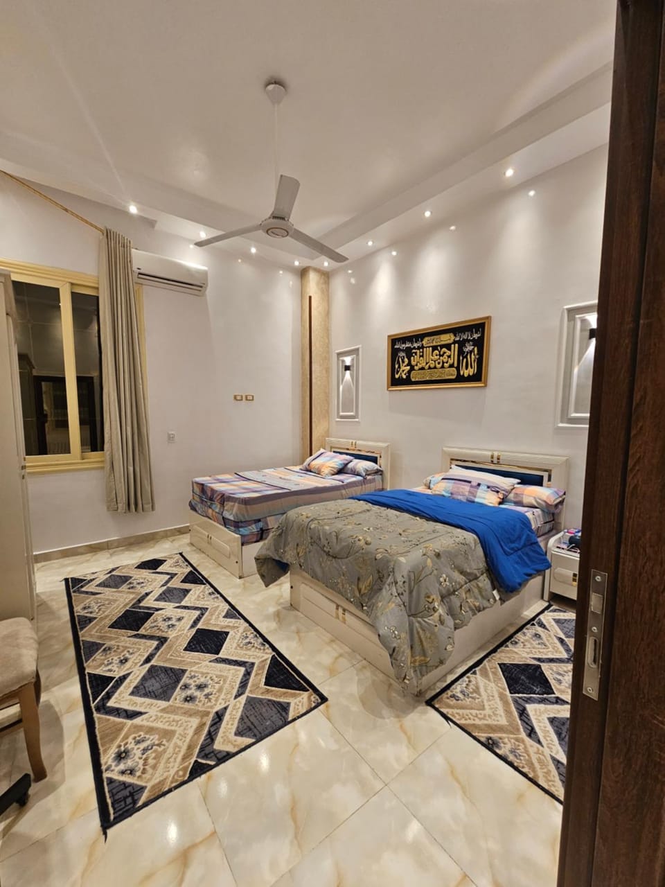 Photo of the whole room, Bedroom