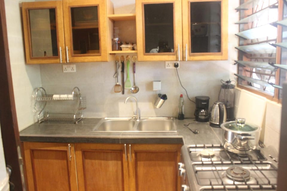 Coffee/tea facilities, stove