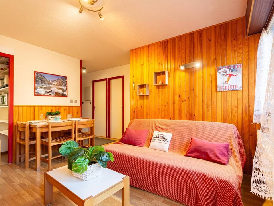 Confort à St Lary: T2, 4 pers, jacuzzi, sauna, gym, parking - FR-1-296-512 Apartment in Saint-Lary-Soulan
