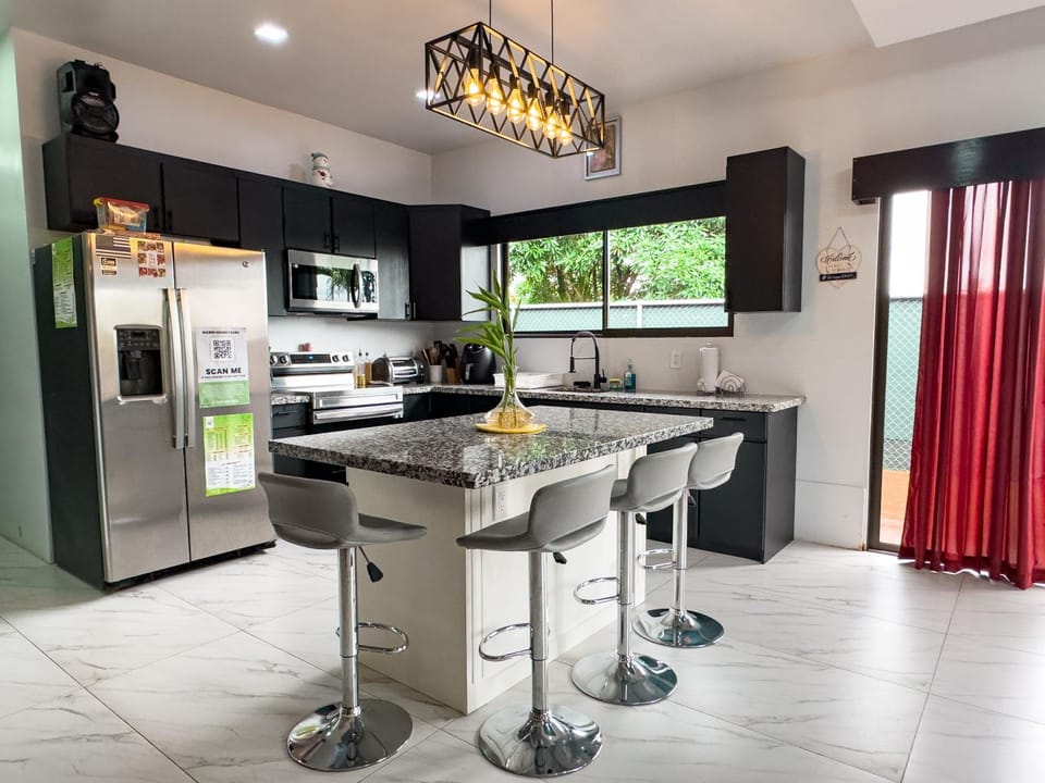 Dining area, kitchen