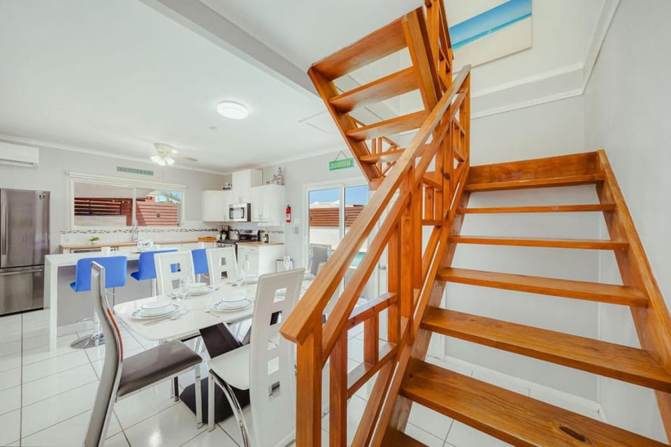 Dining area, kitchen