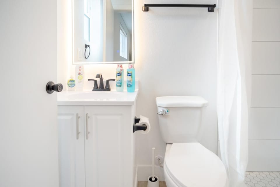 Chic & Comfortable Space Near Downtown LA & USC Bed and Breakfast in Los Angeles