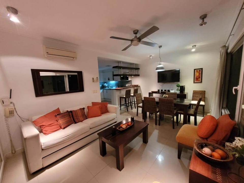 TV and multimedia, Living room, Seating area, Dining area, air conditioner