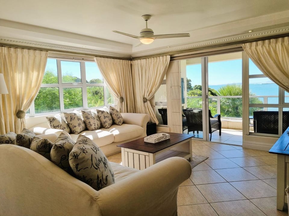 Natural landscape, View (from property/room), Balcony/Terrace, Living room, Seating area, Sea view