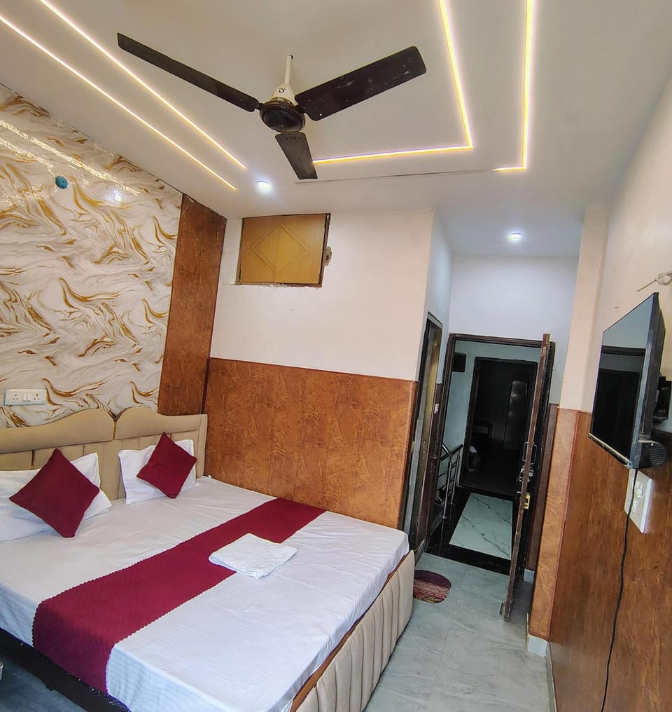 Laxmi Homestay 10 min walk from Kashi Vishwanath temple Vacation rental in Varanasi