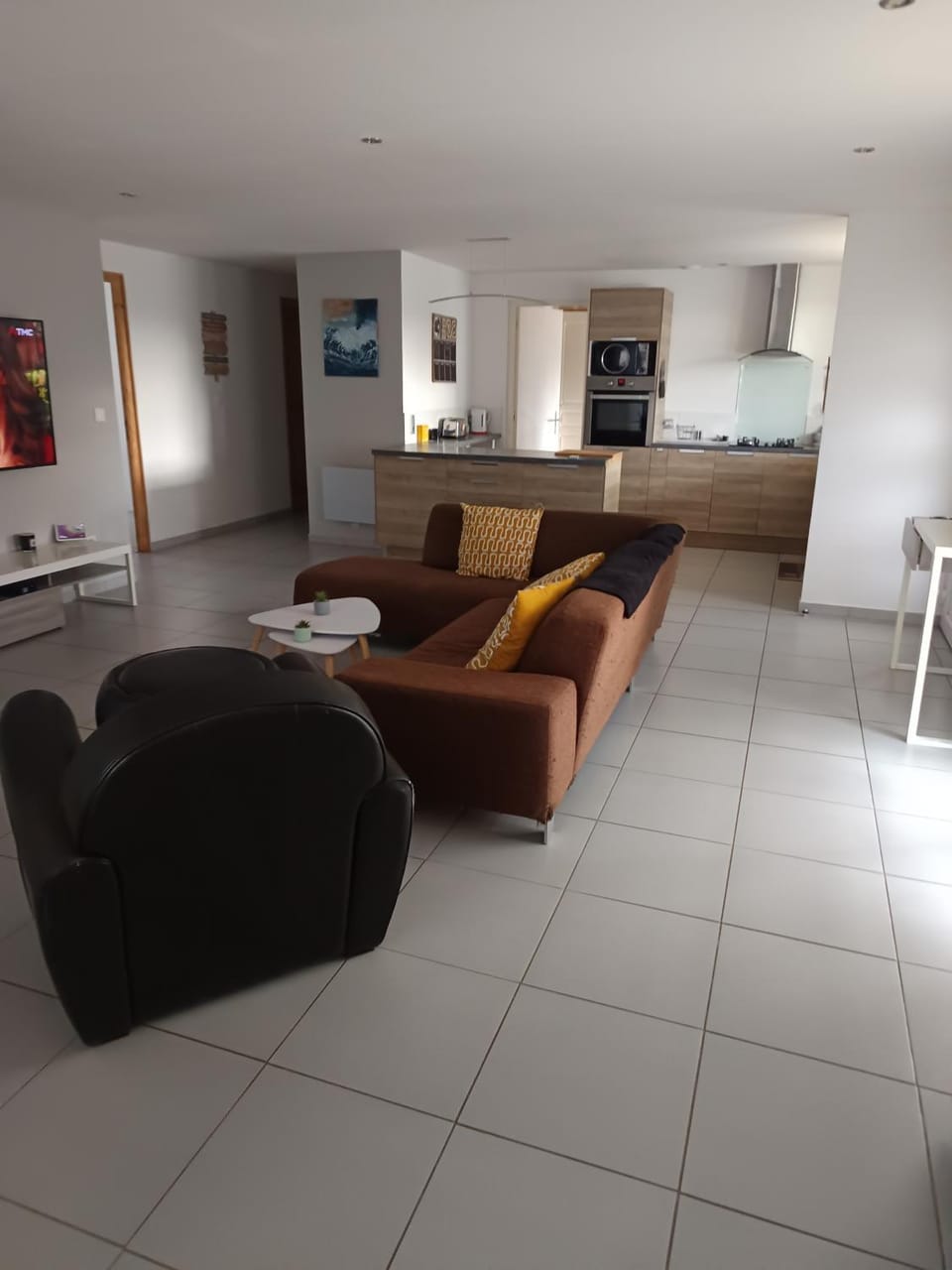 Kitchen or kitchenette, Living room