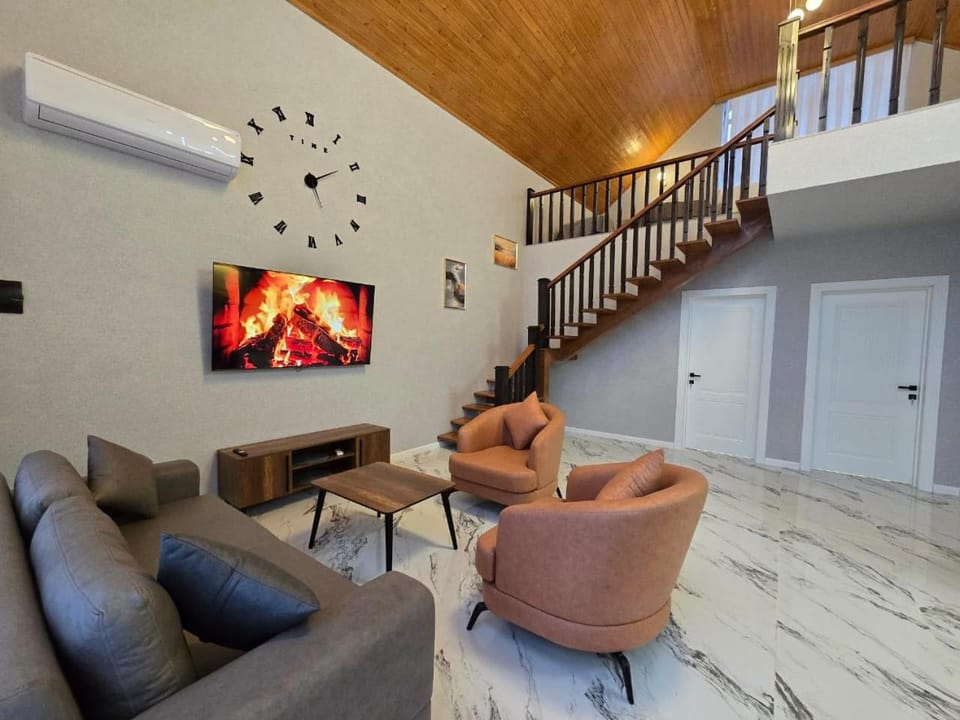 Communal lounge/ TV room, Seating area