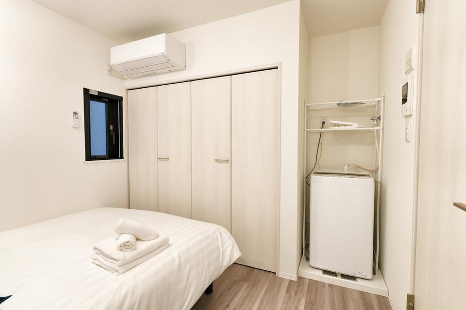 YXD102 Opened in 2025, Cozy Room with Double Bed Apartment in Japan