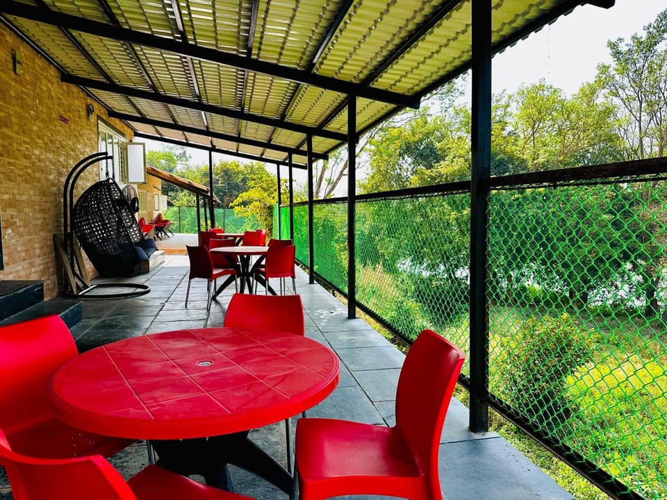 Day, Garden, Balcony/Terrace, Seating area