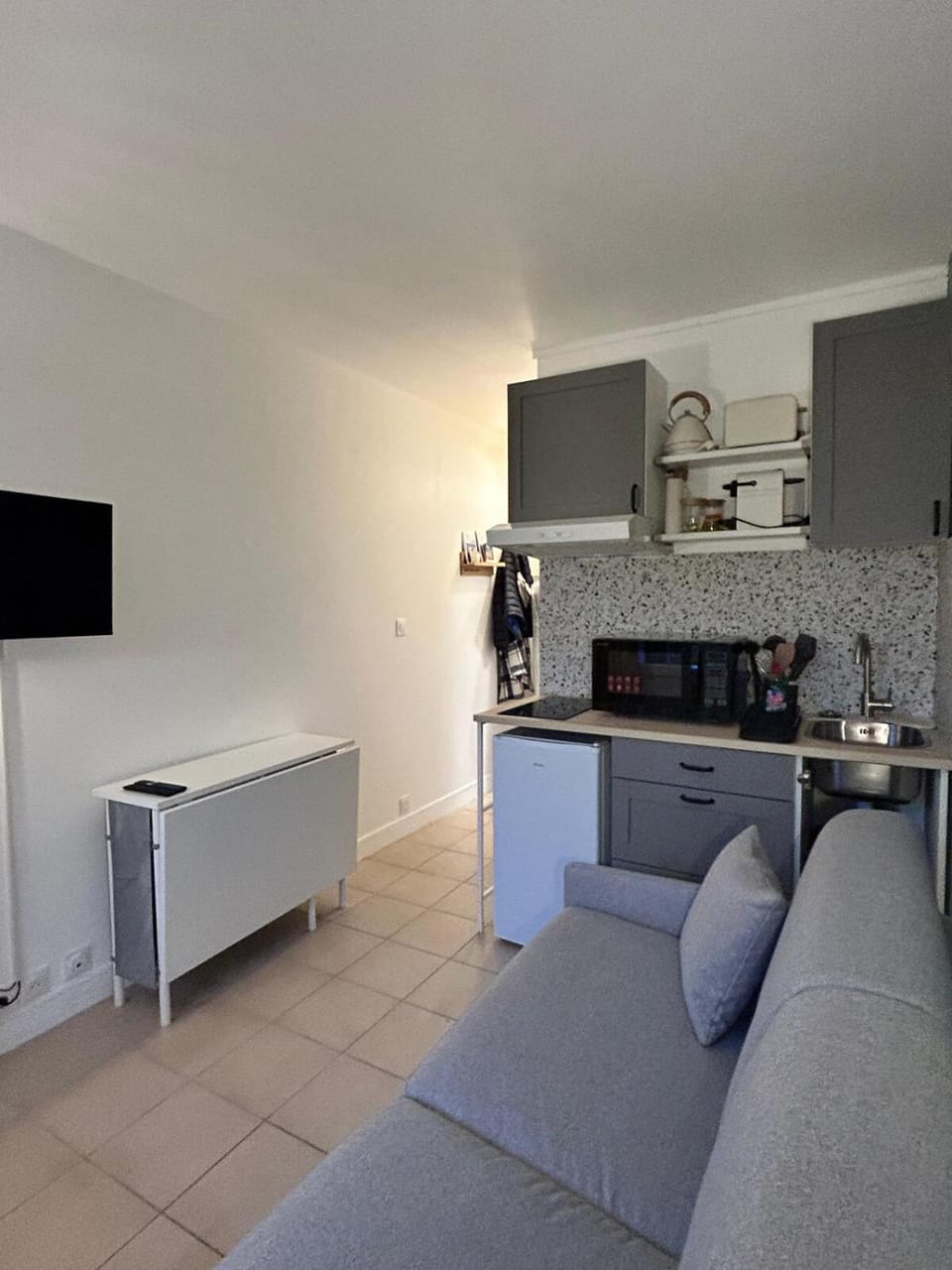 Kitchen or kitchenette, Living room, Dining area