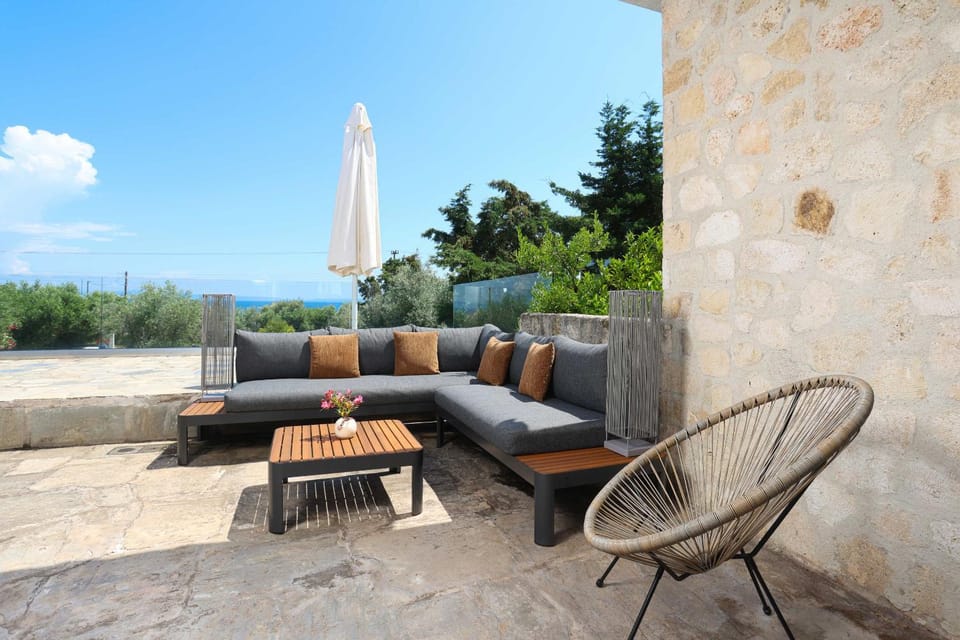 Villa Sonora - Beachfront, Amazing Garden, Panoramic Sea View Villa in Halkidiki