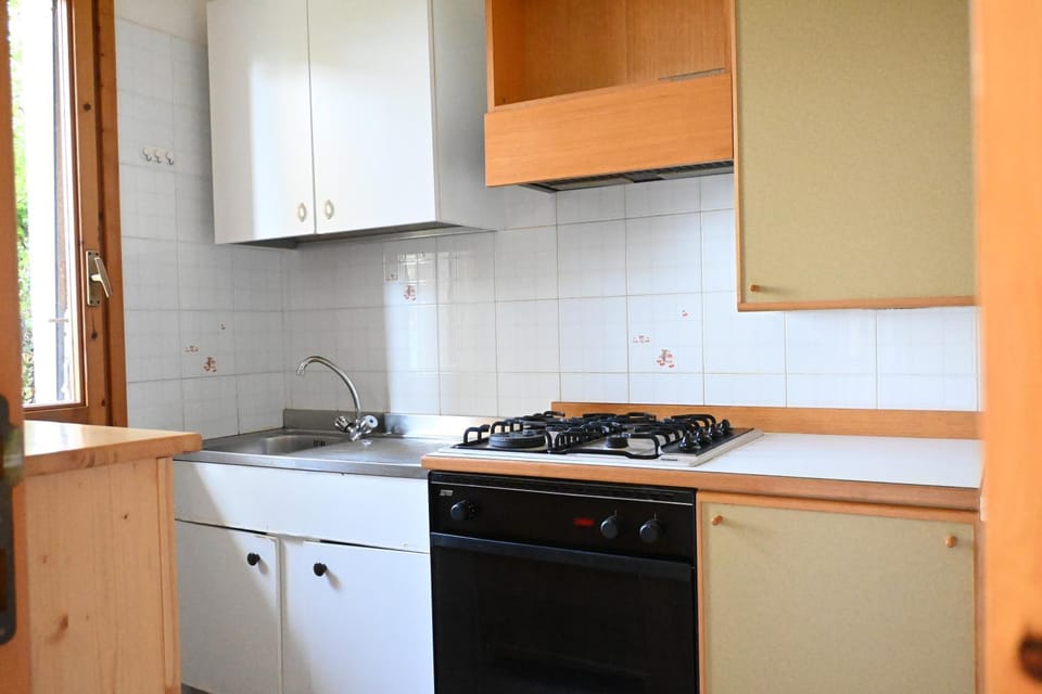 S075 - Sirolo, bilocale con giardino e garage in centro Apartment in Sirolo