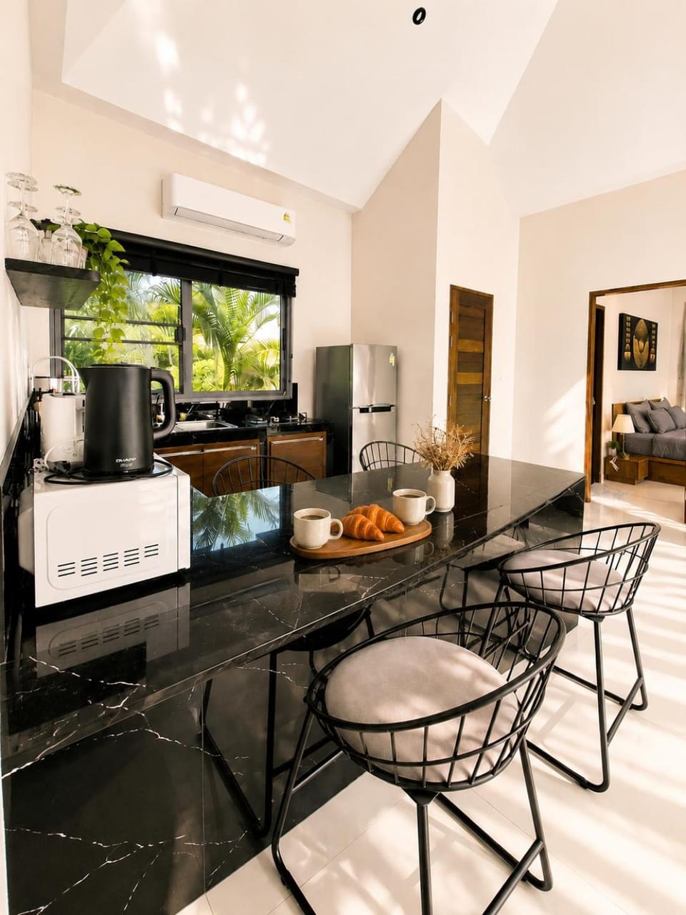 Living room, Seating area, Dining area, kitchen