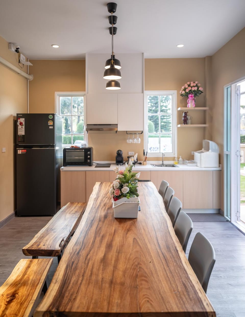 Kitchen or kitchenette, Kitchen or kitchenette, Dining area, oven, pet friendly