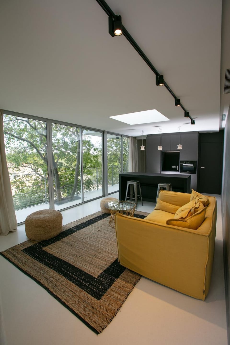 Cocon luxe vue balcon sauna jacuzzi piscine Apartment in Villeneuve-lès-Avignon