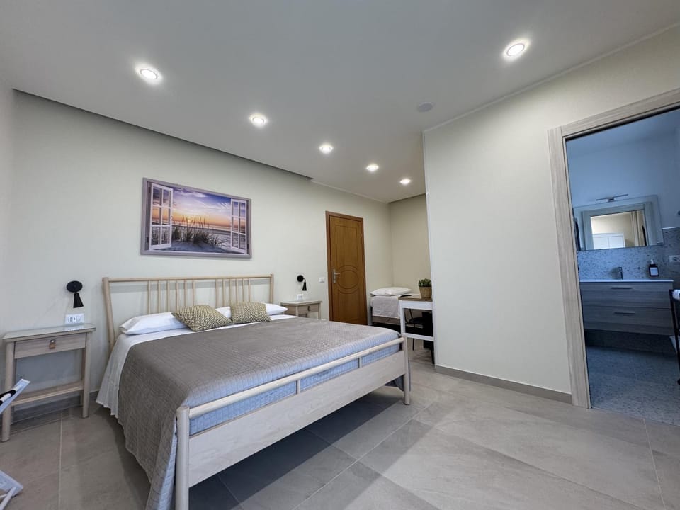 Bed, Photo of the whole room